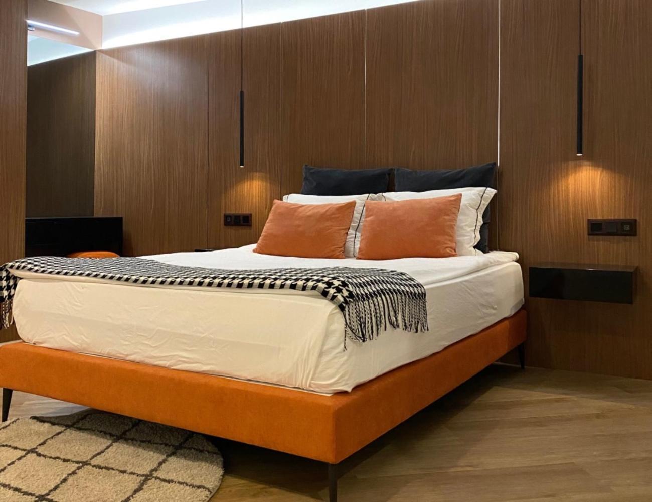 Zeus Apartment *